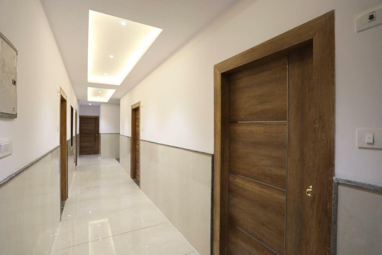 Airport Hotel Ivy With Free Airport Transfr 新德里 外观 照片